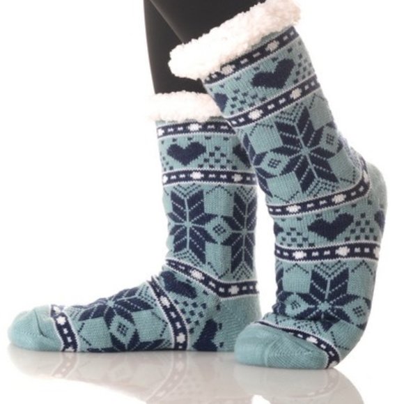 Green Snowflake Heart Sherpa Lined Slipper Socks - Picture 1 of 2